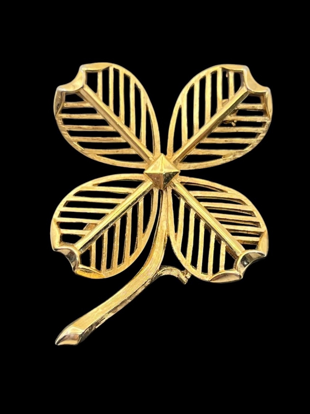 Crown Trifari four leaf clover brushed gold tone vintage brooch pin